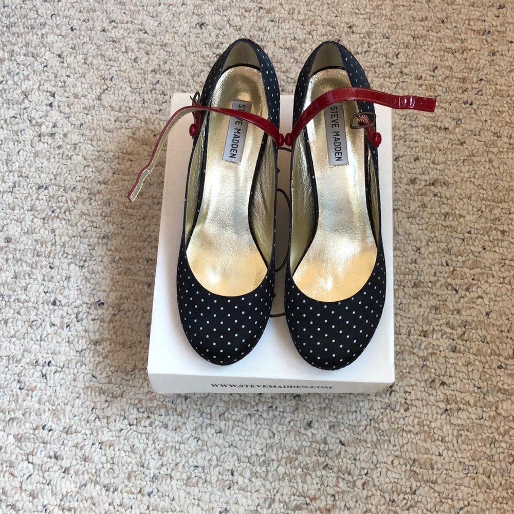 STEVE MADDEN MARY JANE HEELS